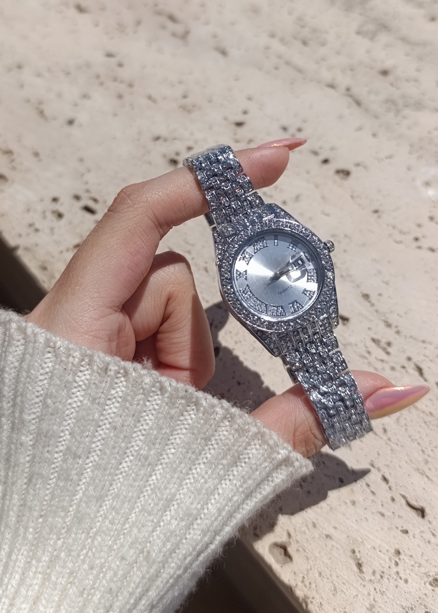 ساعت فول نگین  کوارتز صفحه سفید